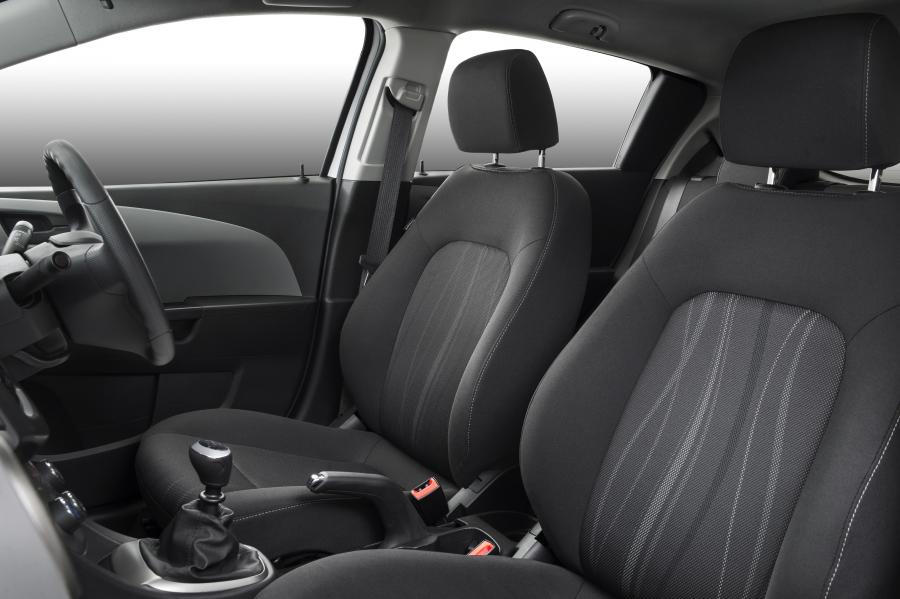  Chevrolet Sonic Black & White 2014 года  (фото 13 из 14)